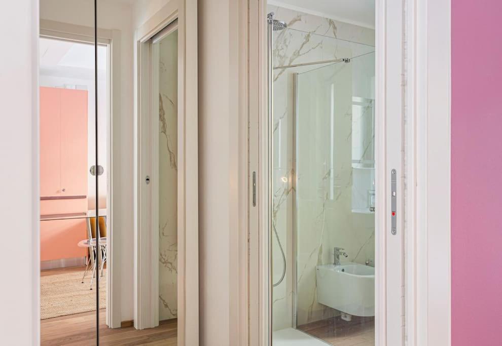 Amazing Apartment In Duomo Mediolan Zewnętrze zdjęcie
